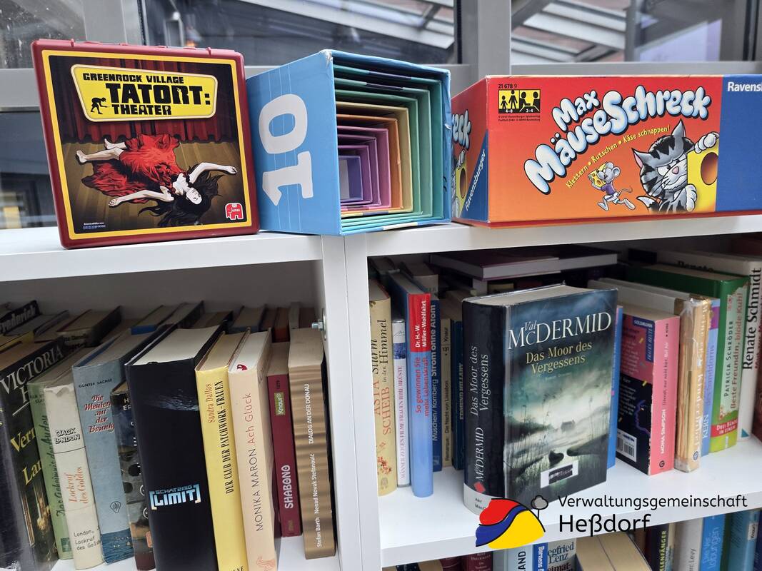 Büchertauschschrank im Bürgerbüro