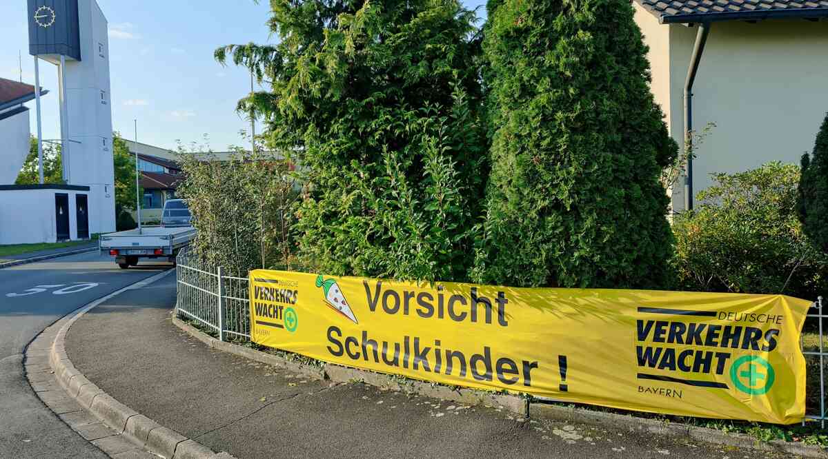 Banner Vorsicht Schulkinder