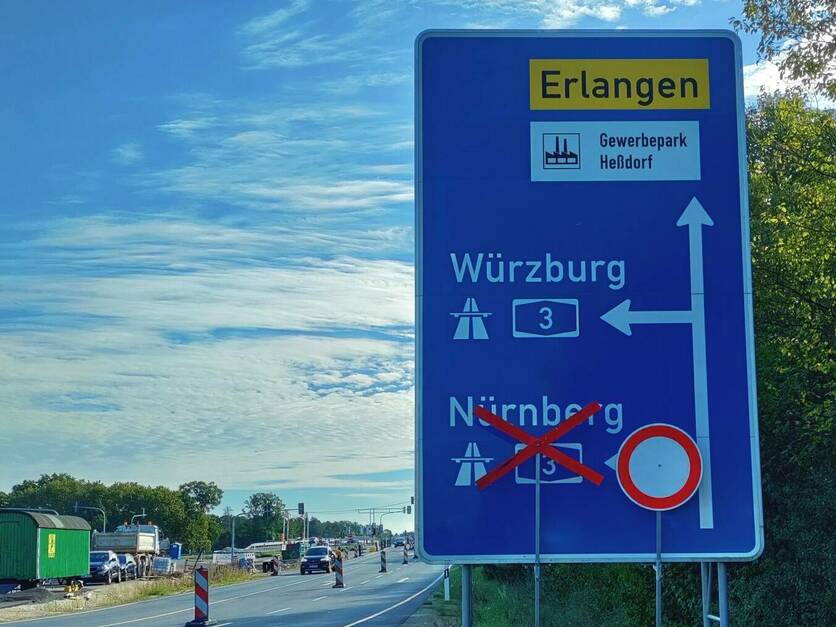 Sperrung der Linksabbiegerspur auf die A3 in Richtung Nürnberg in Heßdorf (AS Erlangen-West) vom 21.9.-6.10.2023