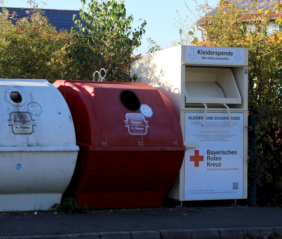 Kleiderspende- & Altglascontainer