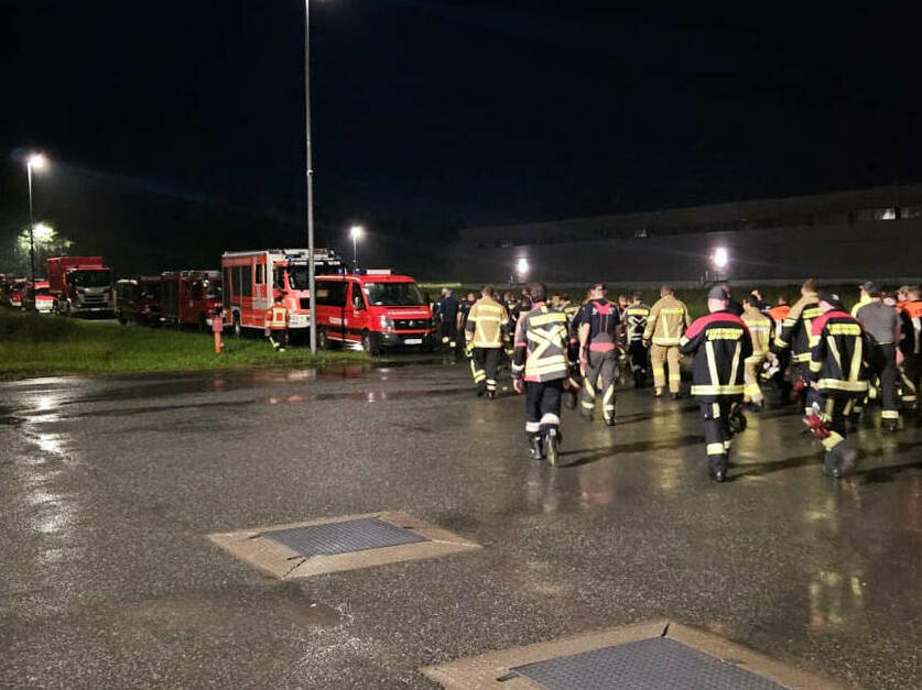 Abreise des Hilfeleistungskontingent ERH in Adelsdorf