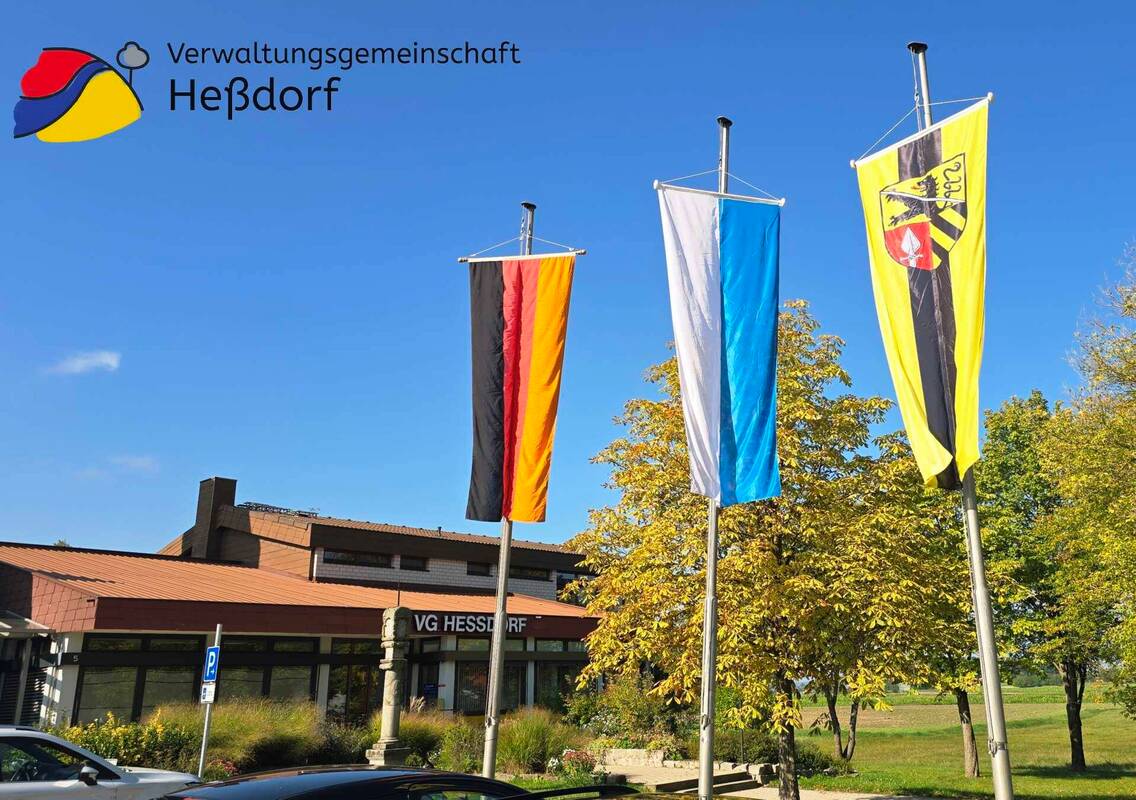 Beflaggung Rathaus Heßdorf