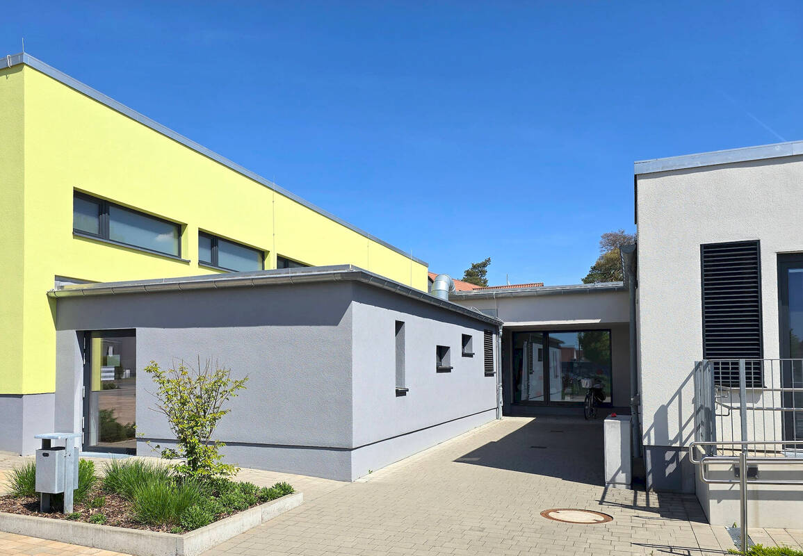 Schulturnhalle der Grundschule Hannberg - Seiteneingang