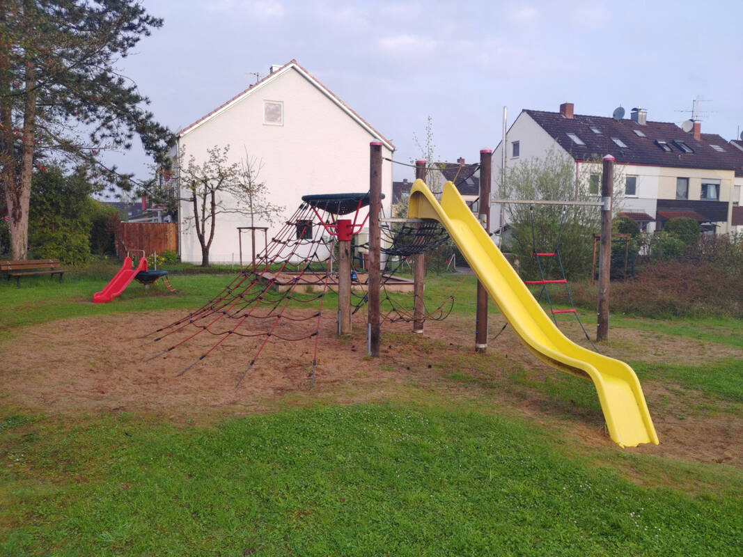 grossenseebach_spielplatz_gartenstrasse_08o-1067x800